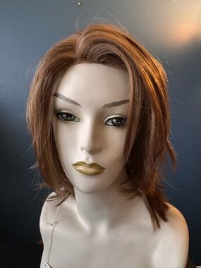 Short Layered Women's Synthetic Wig - Warm Chestnut Brown